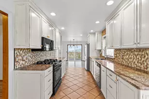 211 Glenview Dr, Ashland, OR 97520 - Photo 28