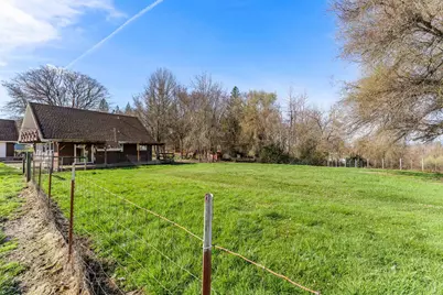 200 Sierra Drive, Eagle Point, OR 97524 - Photo 22