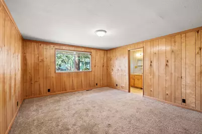 837 S Royal Avenue, Eagle Point, OR 97524 - Photo 12