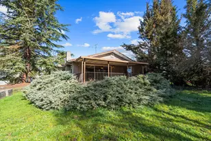 837 S Royal Ave, Eagle Point, OR 97524 - Photo 20