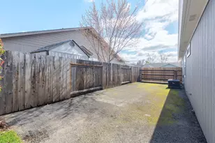 1868 SW Abilene Way, Grants Pass, OR 97526 - Photo 30