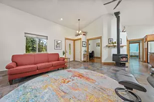 16844 Brenda Dr, Bend, OR 97707 - Photo 12