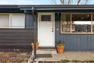 209 Corcoran Lane, Central Point, OR 97502 - Photo 2