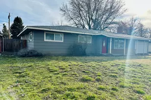 6276 Bryant Ave, Klamath Falls, OR 97603 - Photo 2