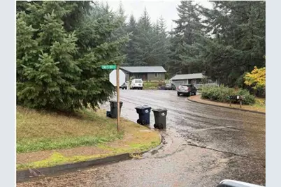 24715 Forest Court, Veneta, OR 97487 - Photo 2