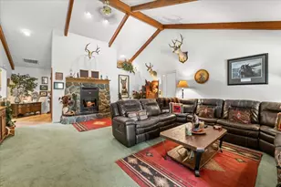 122 Carlos Ave, Rogue River, OR 97537 - Photo 6