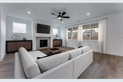 3923 NE Oakside Lp, Bend, OR 97701 - Photo 2