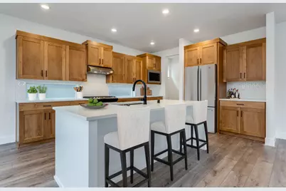 3923 NE Oakside Lp, Bend, OR 97701 - Photo 4