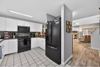 1050 NE Butler Market Road #APT 36, Bend, OR 97701 - Photo 2