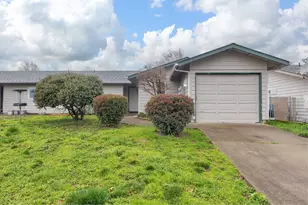 1460 SW Kokanee Ln, Grants Pass, OR 97527 - Photo 2