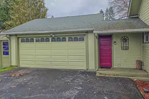 953 NE 9th St, Grants Pass, OR 97526 - Photo 4