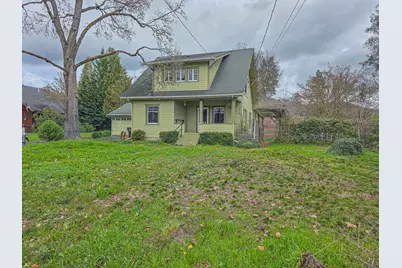 953 NE 9th Street, Grants Pass, OR 97526 - Photo 2