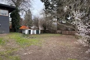 215 Hillhouse Ave, Medford, OR 97504 - Photo 30