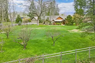 3070 Sand Creek Rd, Grants Pass, OR 97527 - Photo 2
