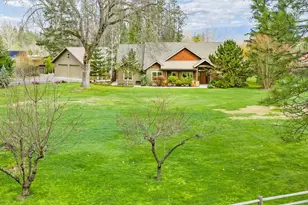 3070 Sand Creek Rd, Grants Pass, OR 97527 - Photo 1