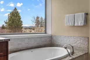 61649 Hosmer Lake Dr, Bend, OR 97702 - Photo 20