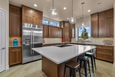 61649 Hosmer Lake Drive, Bend, OR 97702 - Photo 4