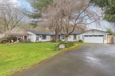 753 W Evans Creek Road, Rogue River, OR 97537 - Photo 1