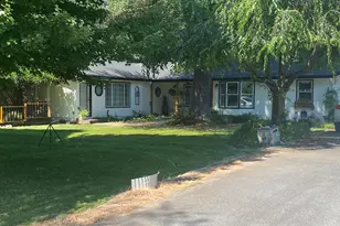 753 W Evans Creek Rd, Rogue River, OR 97537 - Photo 2