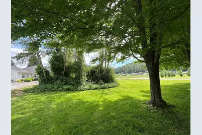 753 W Evans Creek Road, Rogue River, OR 97537 - Photo 2