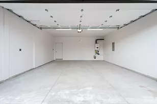 21165 NE Beall Dr, Bend, OR 97701 - Photo 36