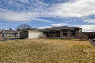 5481 Gatewood Dr, Klamath Falls, OR 97603 - Photo 1