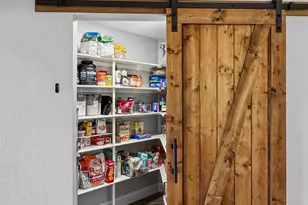 2374 Fairfield Dr, Medford, OR 97504 - Photo 18