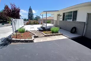 1752 & 1754 Kimberly Dr, Klamath Falls, OR 97603 - Photo 2