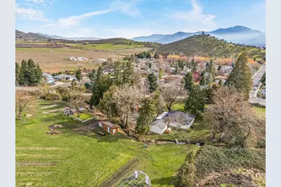 4127 Fern Valley Road, Phoenix, OR 97535 - Photo 2
