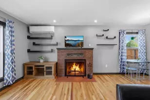 325 W Barnett Rd, Medford, OR 97501 - Photo 6