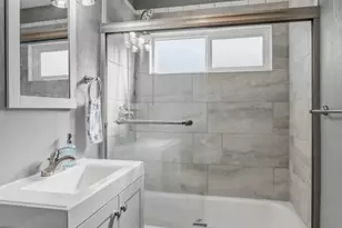 325 W Barnett Rd, Medford, OR 97501 - Photo 20