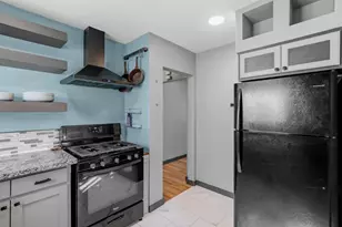 325 W Barnett Rd, Medford, OR 97501 - Photo 12