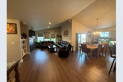 1779 NE 3rd Street NE, Redmond, OR 97756 - Photo 12