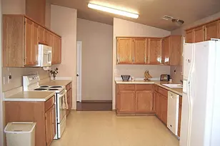 1721 SE Brookhurst Way, Grants Pass, OR 97527 - Photo 4