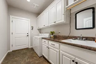 1260 Pinecrest Dr, Grants Pass, OR 97526 - Photo 22