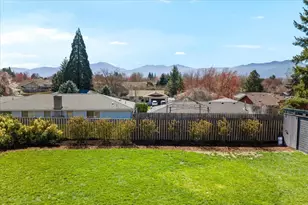 3208 Burton Dr, Medford, OR 97504 - Photo 4