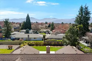 3208 Burton Dr, Medford, OR 97504 - Photo 34