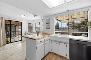 3208 Burton Dr, Medford, OR 97504 - Photo 10