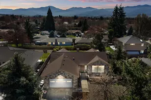 3208 Burton Dr, Medford, OR 97504 - Photo 2