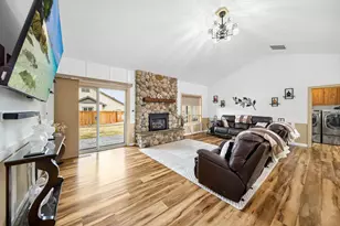 147 NW Saddlehorn Ct, Prineville, OR 97754 - Photo 8