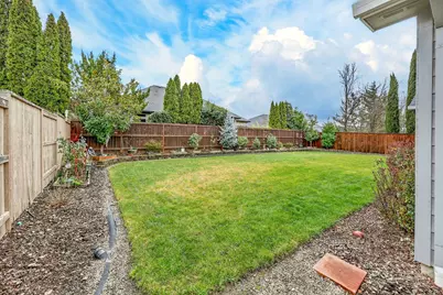 988 Pumpkin Ridge, Eagle Point, OR 97524 - Photo 2