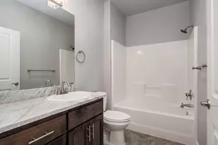 650 Golden Peak Dr, Central Point, OR 97502 - Photo 14