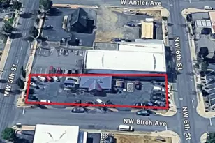 560 NW Birch Ave, Redmond, OR 97756 - Photo 1