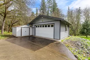 207 Crossbow Ln, Grants Pass, OR 97526 - Photo 28