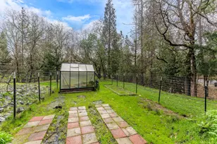 207 Crossbow Ln, Grants Pass, OR 97526 - Photo 30