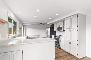 2854 Yvonne Rd, Medford, OR 97504 - Photo 14