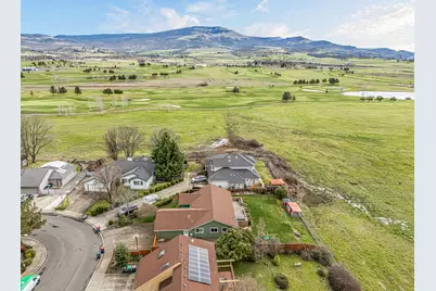 2854 Yvonne Road, Medford, OR 97504 - Photo 48