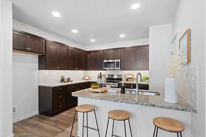 3374 NW Nw 7th Street, Redmond, OR 97756 - Photo 2