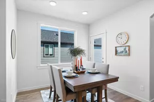 3374 NW 7th St, Redmond, OR 97756 - Photo 4