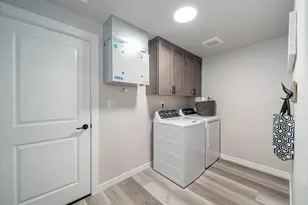 2452 Yamsay Dr, Medford, OR 97504 - Photo 16